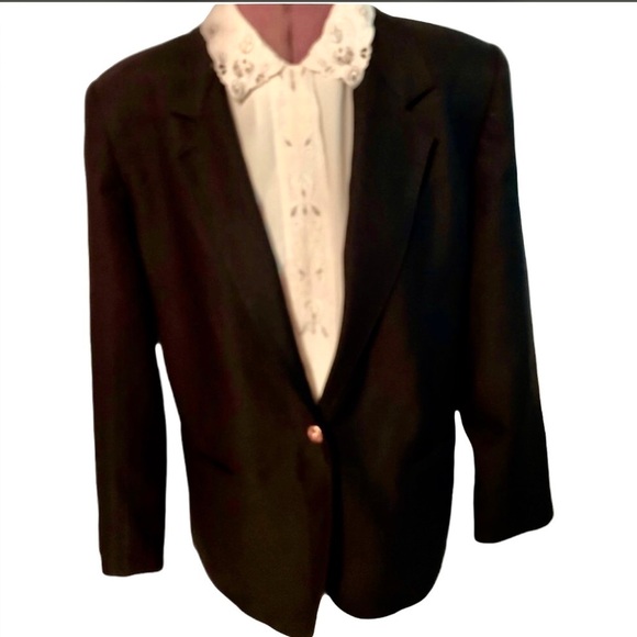 Classic Collections Women’s One Gold Button Black Jacket /Blazer - Picture 2 of 7